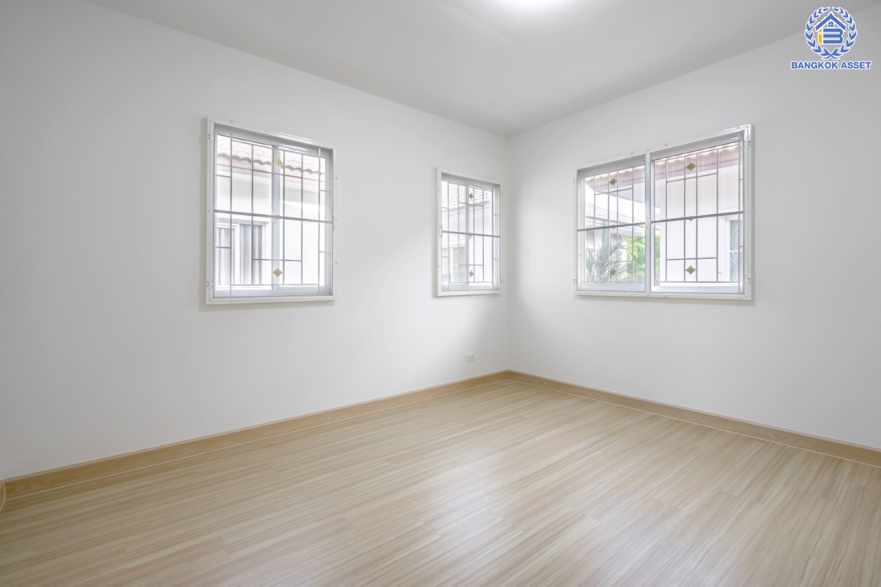 บ้านมือสองตกแต่งใหม่ ม.พฤกษาวิลเลจ10 พระราม5-บางใหญ่ เนื้อที่ 50.8 ตร.ว. ตอบโจทย์ทุกการอยู่อาศัย ฟังก์ชัน 3 ห้องนอน 2 ห้องน้ำ 1 ที่จอดรถ บรรยากาศเป็นส่วนตัว บนทำเลศักยภาพ เชื่อมต่อถนนกาญจนาภิเษก ใกล้เซ็นทรัลเวสต์เกต ทางด่วน และรถไฟฟ้า "สถานีตลาดบางใหญ่"...